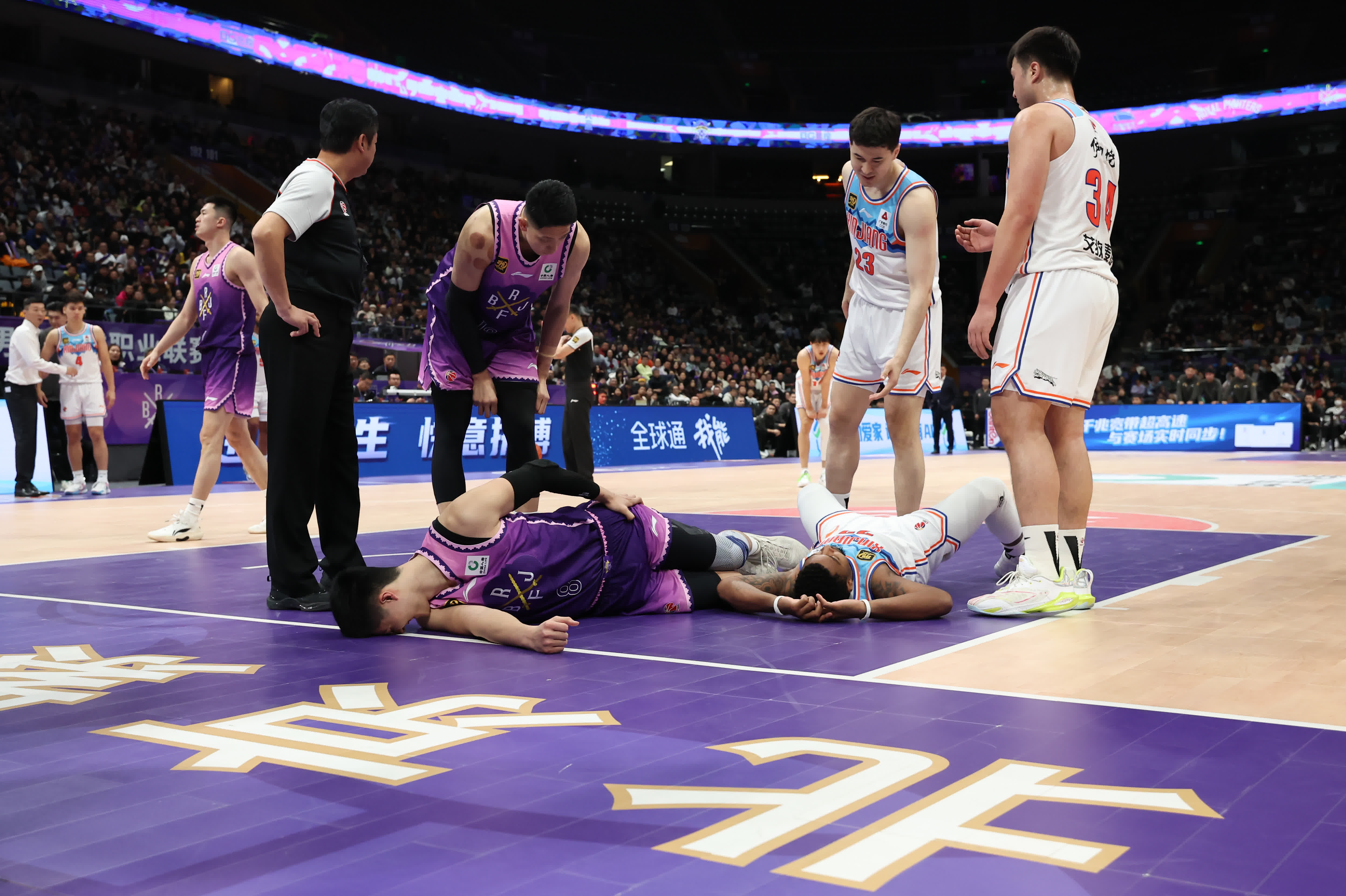 关于成都蓉城发布备战花絮；清晨单刀错失；CBA季后赛任务艰巨；赛季目标并未改变的信息